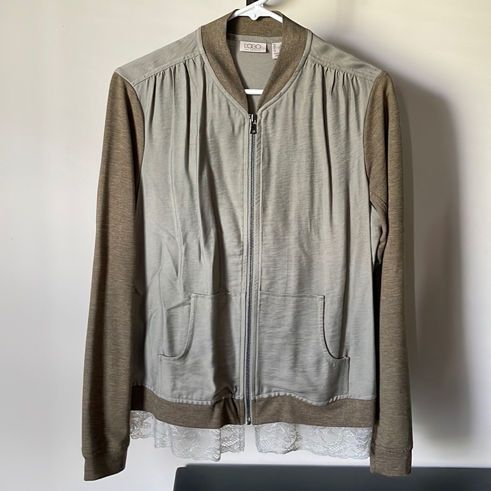 LOGO Lori Goldstein two toned olive jacket with zipper and lace trim Size 4
